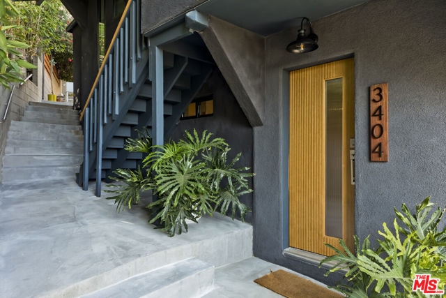 3404 Glenalbyn Drive, Los Angeles CA: https://media.crmls.org/mediaz/7abbec9d-2291-470a-8ba1-2b302fc9332e.jpg
