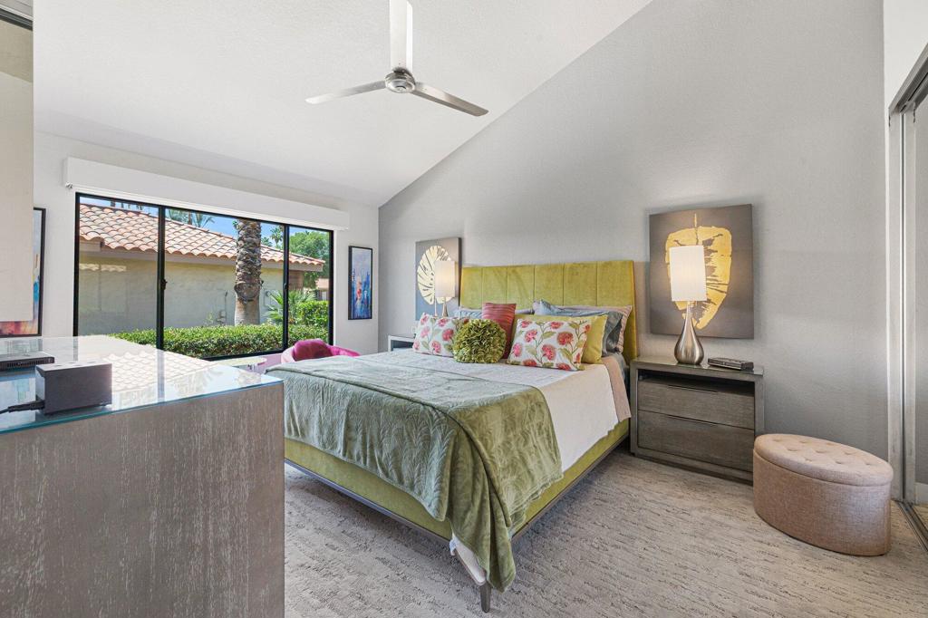 https://media.crmls.org/mediaz/7abc0e94-bfbd-4145-b62d-eca5292b805b.jpg?preset=X-Large
