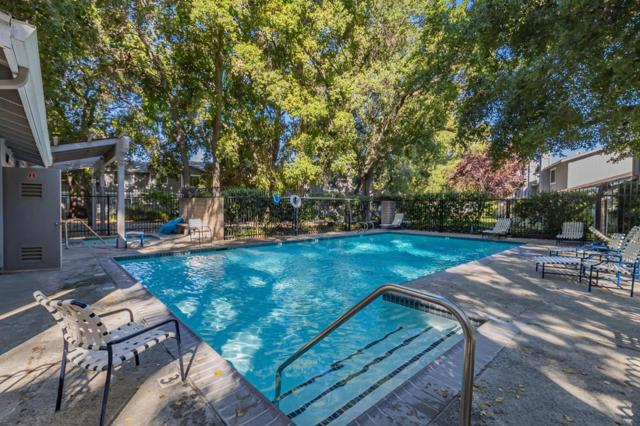 4942 Red Creek Drive, San Jose CA: https://media.crmls.org/mediaz/7abdd650-8355-4ea2-bf63-9a64b26c1c27.jpg