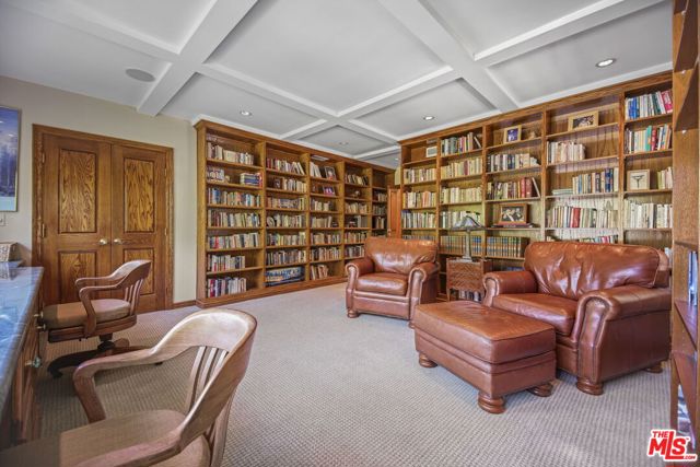2660 Carman Crest Drive, Los Angeles CA: https://media.crmls.org/mediaz/7abe5acd-a54f-413f-bf06-e6ab497b134c.jpg