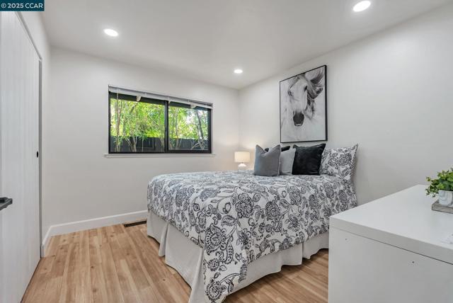 1821 S Main St, Walnut Creek CA: https://media.crmls.org/mediaz/7abebf2b-0918-45eb-a765-eb4b16920473.jpg