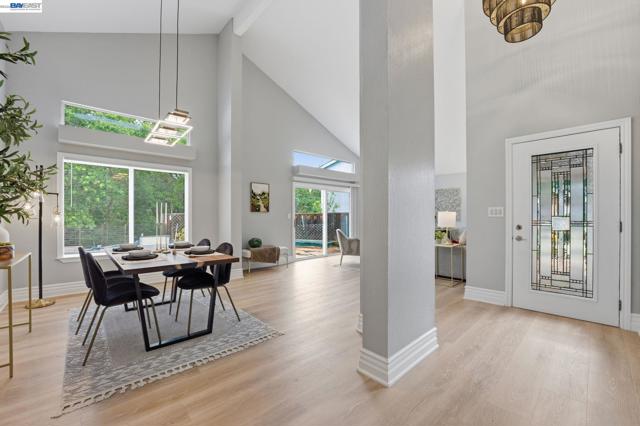 1782 Whitecliff Way, Walnut Creek CA: https://media.crmls.org/mediaz/7abf760a-6895-4135-89b6-980e8bb7dd00.jpg