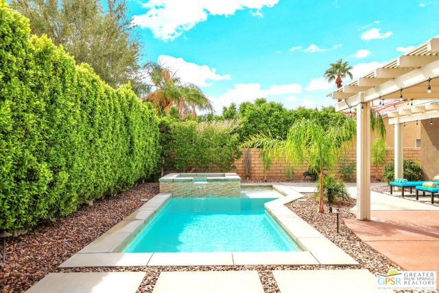 2162 Shannon Way, Palm Springs CA: https://media.crmls.org/mediaz/7abfd99b-58c5-40d2-ad8d-8812d198bcc5.jpg