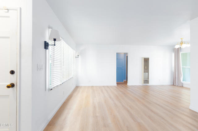 Detail Gallery Image 5 of 25 For 14157 Gruen St, Los Angeles,  CA 91331 - 3 Beds | 2 Baths