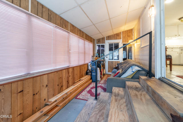 1075 Loma Drive, Ojai CA: https://media.crmls.org/mediaz/7ac142ee-b141-4431-bcc9-a1b7ee70acbc.jpg