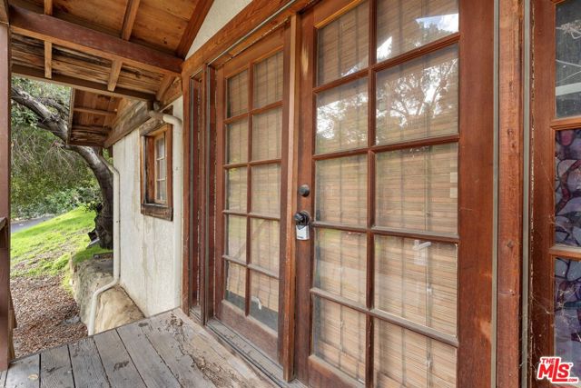 11317 Santol Drive, Sylmar CA: https://media.crmls.org/mediaz/7ac1cc7a-d1b5-4d60-aa6d-e1150908346a.jpg