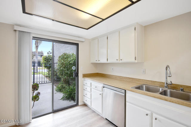 4535 Falkirk Bay, Oxnard CA: https://media.crmls.org/mediaz/7ac25faa-b9f2-49f3-9035-f38999a465b2.jpg