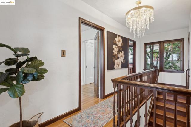 981 Indian Rock Ave, Berkeley CA: https://media.crmls.org/mediaz/7ac2794c-509a-4087-9268-87f6f823d11c.jpg