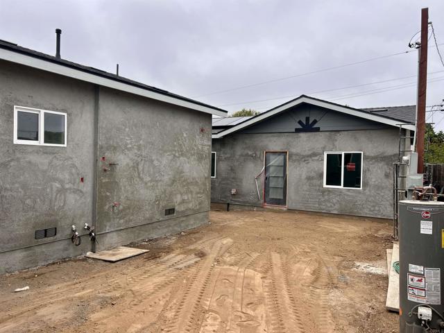 532 Elm, Imperial Beach CA: https://media.crmls.org/mediaz/7ac287e2-52e0-4033-918c-8f2309f0e239.jpg