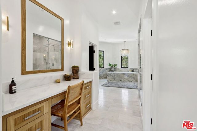 4261 Temma Court, Calabasas CA: https://media.crmls.org/mediaz/7ac2ae7f-5e62-48d7-b992-3f4d86f9a01f.jpg