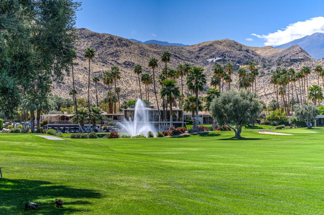 26 Lakeview Circle, Palm Springs CA: https://media.crmls.org/mediaz/7ac313e7-0206-46ef-a25f-e84023ba7c8c.jpg