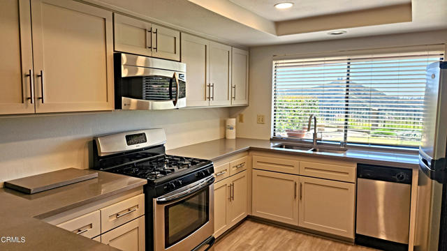 Detail Gallery Image 10 of 27 For 3104 Kingridge Way, Glendale,  CA 91206 - 3 Beds | 2 Baths