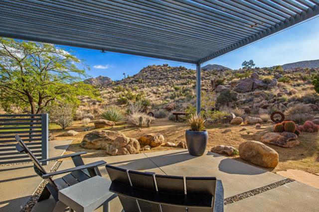 8744 Star Lane, Joshua Tree CA: https://media.crmls.org/mediaz/7ac35283-5134-4117-b00a-1c87dca42d0b.jpg