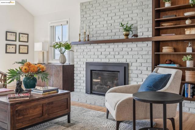 267 Columbia Ave, Kensington CA: https://media.crmls.org/mediaz/7ac3ad96-a0ee-4d2c-9f99-c1c63e23e58c.jpg