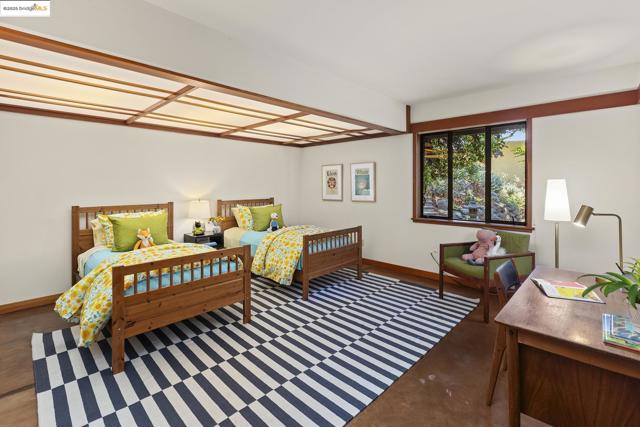 25 Dartmouth Dr, Berkeley CA: https://media.crmls.org/mediaz/7ac47e4a-fc43-4aa9-be3e-b539d74f7a34.jpg