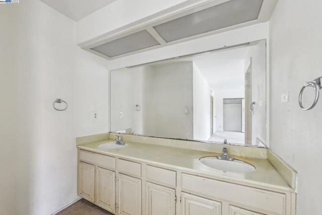 Image 9 of 24 For 34242 Arizona St  18
