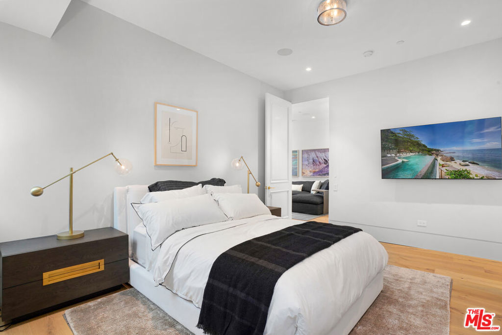 MLS #26850225 image #64