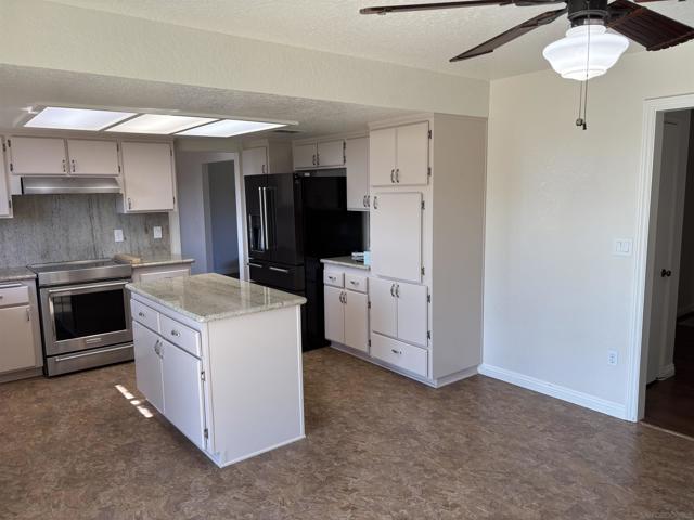 6702 Rainbow Hts. Rd.,  CA: https://media.crmls.org/mediaz/7ac6420d-b70b-4c45-8ee6-716dd766e25b.jpg