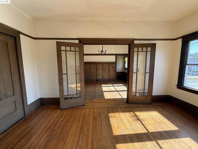3999 Clarke, Oakland CA: https://media.crmls.org/mediaz/7ac7260f-c55a-4cbb-8184-0f2f61ff8d88.jpg
