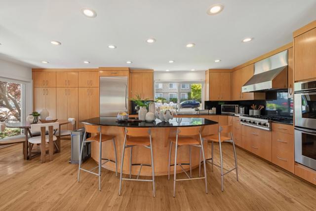 1405 Cedar Place, Los Altos CA: https://media.crmls.org/mediaz/7ac73ad1-e2d5-46fc-9722-3821fa8b1fc5.jpg