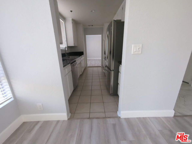 1844 Thayer Avenue, Los Angeles CA: https://media.crmls.org/mediaz/7ac76bee-d6c6-4be3-9ebe-76542eb35ba3.jpg