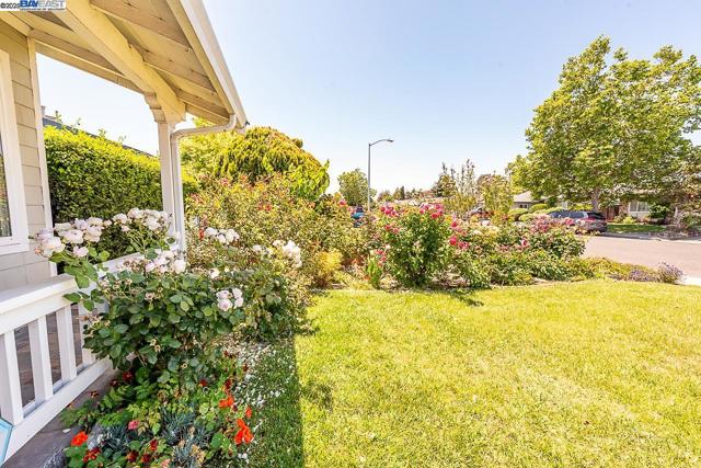 Image 5 of 56 For 4732 Loretta Way
