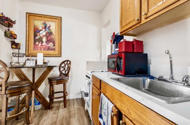 821 Maria Avenue, Spring Valley CA: https://media.crmls.org/mediaz/7ac7f332-d36e-44ca-8121-ca9741f4e7f4.jpg