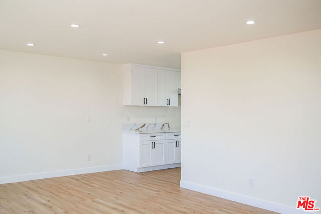 6006 2nd Avenue, Los Angeles CA: https://media.crmls.org/mediaz/7ac80453-9956-4e72-96b7-484219596cba.jpg