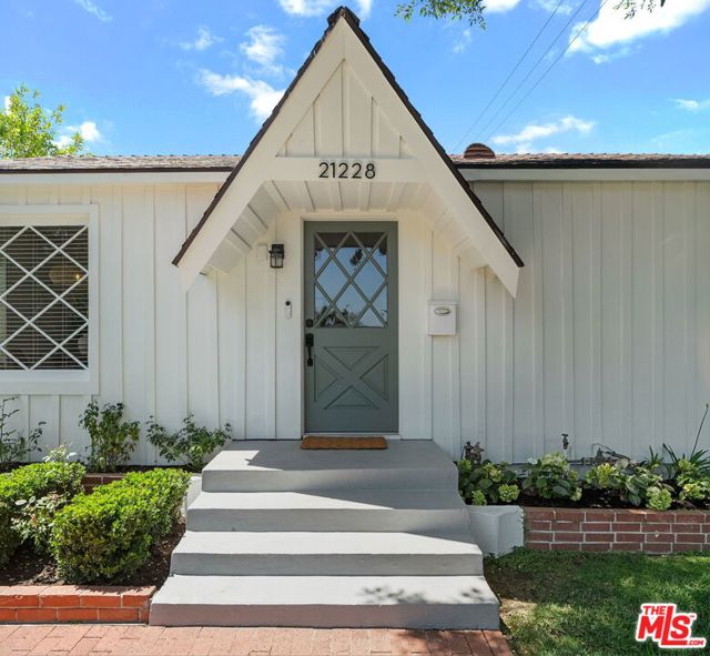 21228 Martinez Street photo 2