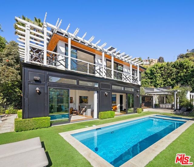 1640 N Kings Road, Los Angeles CA: https://media.crmls.org/mediaz/7ac9a774-58f1-4e46-b1d3-dde463cc9a33.jpg