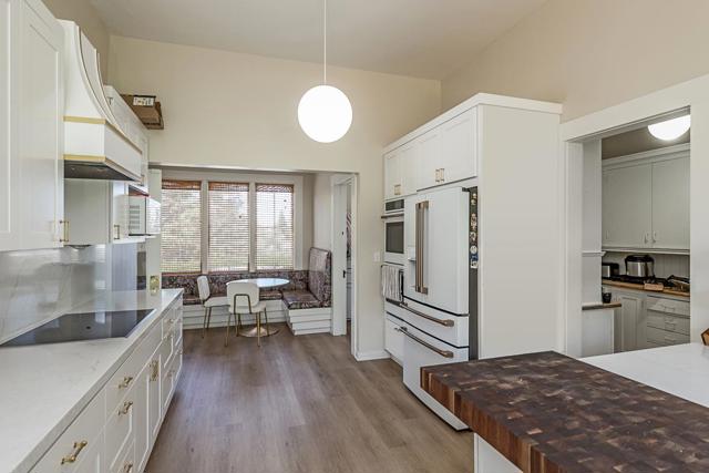730 Mora Drive, Los Altos CA: https://media.crmls.org/mediaz/7ac9b82c-76f8-4ba8-bb13-6a84de85ac13.jpg