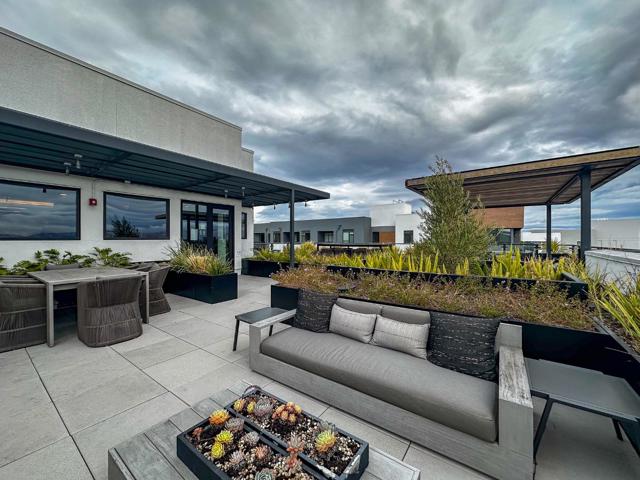 Image 24 of 31 For 3578 Rambla Place 425