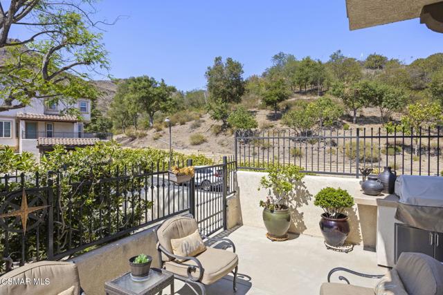 83 Via Aldea, Newbury Park CA: https://media.crmls.org/mediaz/7aca859e-9582-46c7-821a-4f4f91c9a6df.jpg