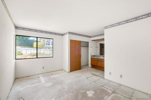 2818 Forest View Way, Carlsbad CA: https://media.crmls.org/mediaz/7acb54a5-c538-442d-83d6-43ffab9199eb.jpg