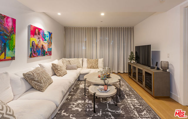 10777 Wilshire Boulevard, Los Angeles CA: https://media.crmls.org/mediaz/7acbd1dd-9335-4f19-8ad7-3b849f1038b9.jpg