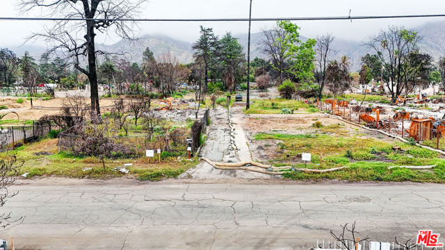 683 E Pine Street, Altadena CA: https://media.crmls.org/mediaz/7acc7835-203f-4ec5-a739-59aa0c8ffb3c.jpg