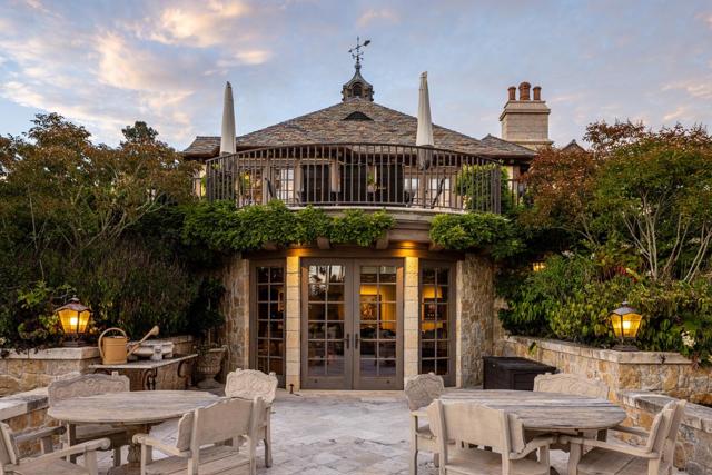 2 La Pradera Lane, Carmel CA: https://media.crmls.org/mediaz/7acca70c-d2d9-4deb-9810-46b50781eba0.jpg
