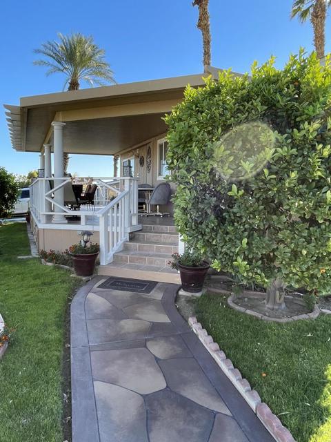 81620 Avenue 49, Indio CA: https://media.crmls.org/mediaz/7acd7aea-6e28-4d23-9891-d293a4126ad6.jpg