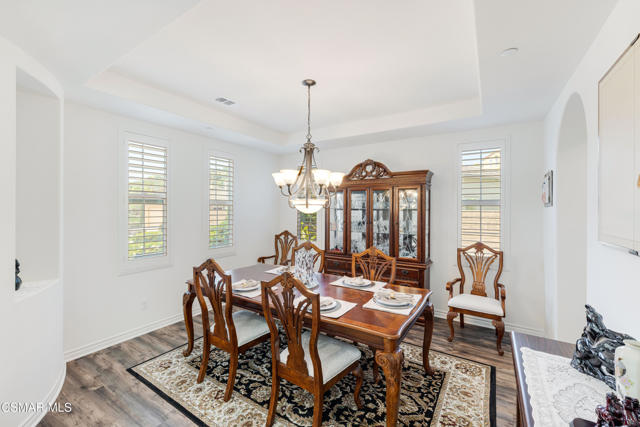 12809 Lone Trail Court, Moorpark CA: https://media.crmls.org/mediaz/7acebfcf-b9ef-4fd5-80d1-2027144fd016.jpg