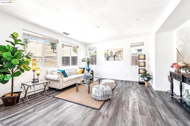 4576 Benton St, Antioch CA: https://media.crmls.org/mediaz/7ad02838-7dd6-4990-a4fe-9b3c464694bb.jpg