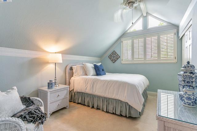 736 Tunbridge Rd, Danville CA: https://media.crmls.org/mediaz/7ad0383e-2530-4454-baa4-3f29f8fef3a7.jpg