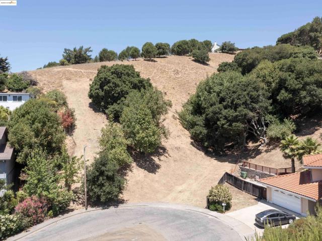 3446 Eureka Ct, Hayward CA: https://media.crmls.org/mediaz/7ad04d5d-a8e5-49c6-a9f1-eadbdc633c6f.jpg