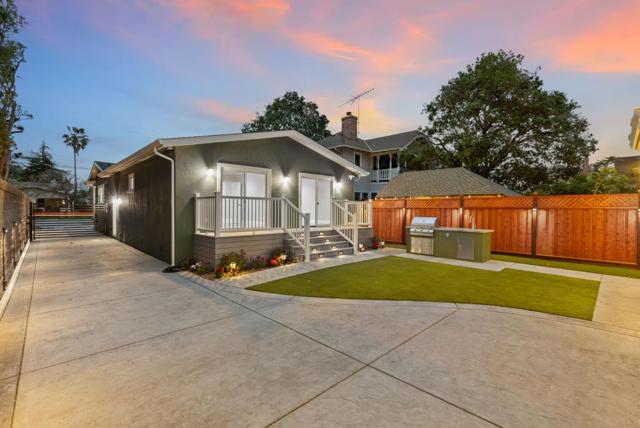 30 16th Avenue, San Mateo CA: https://media.crmls.org/mediaz/7ad06907-8838-432b-af02-aea0a7be94bc.jpg