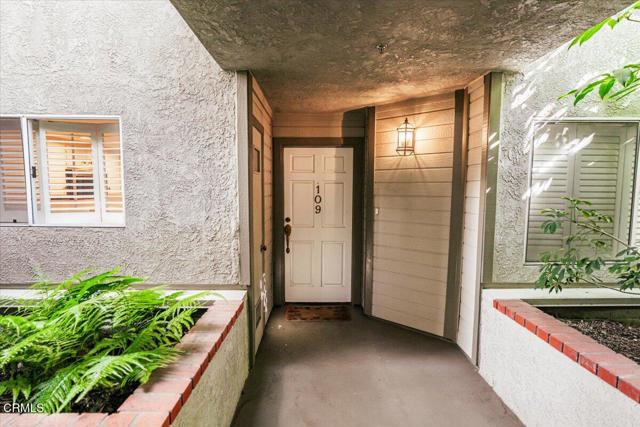 Detail Gallery Image 5 of 51 For 961 E California Bld #109,  Pasadena,  CA 91106 - 2 Beds | 2/1 Baths