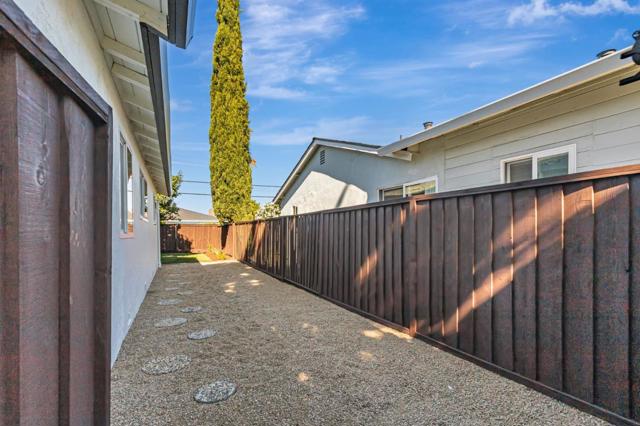 890 Silacci Drive, Campbell CA: https://media.crmls.org/mediaz/7ad0f777-f48b-469a-904b-cab0b7bc42f0.jpg