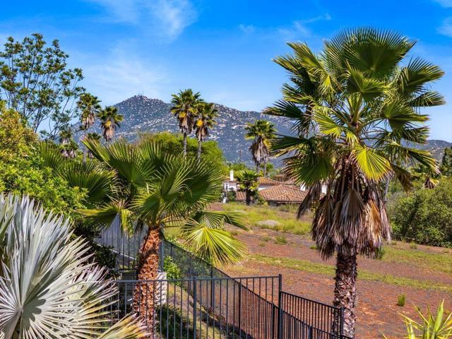 17109 Cloudcroft Dr, Poway CA: https://media.crmls.org/mediaz/7ad1b152-42d2-4599-9196-579667bcadc5.jpg