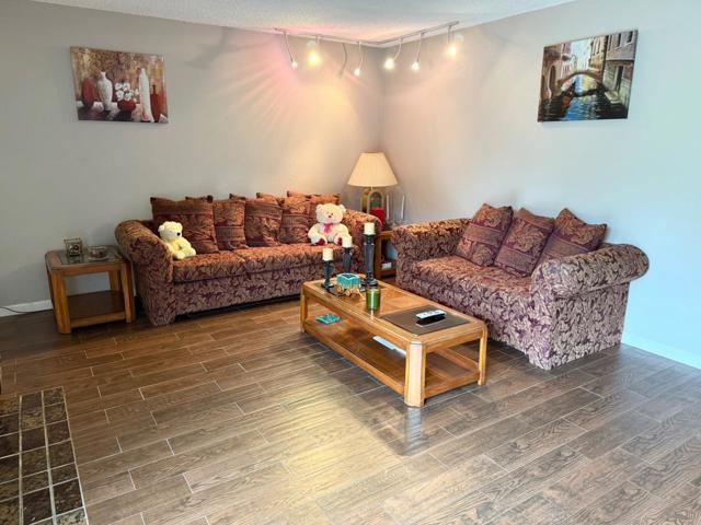 74 Meadow Terrace, Watsonville CA: https://media.crmls.org/mediaz/7ad21b79-ebf1-44e4-b8e6-221d94426eb5.jpg