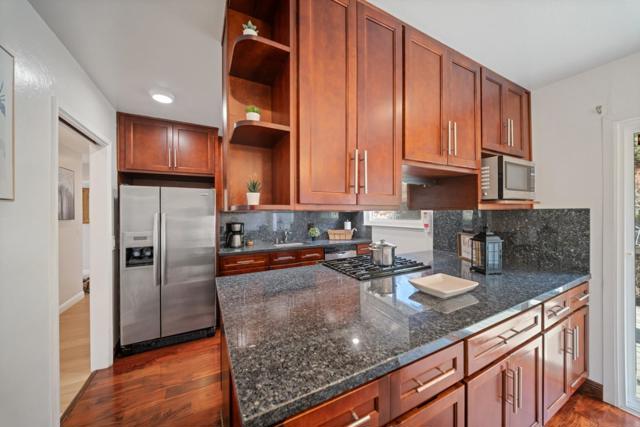 1331 Aspen Drive, Pacifica CA: https://media.crmls.org/mediaz/7ad25238-b2e1-4e77-a777-1dc99a34da1e.jpg