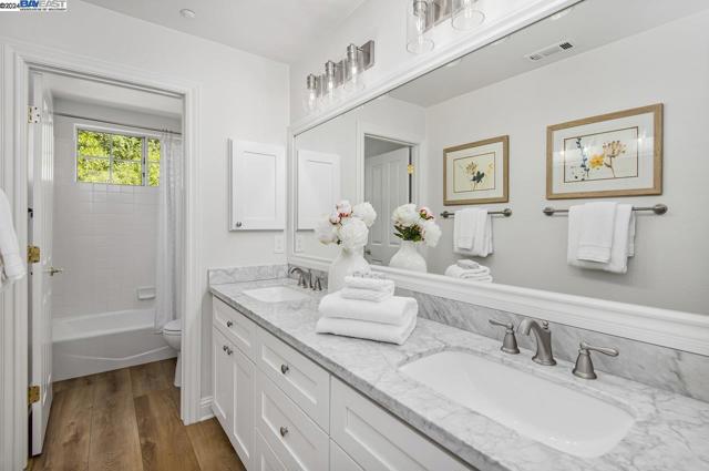 Image 29 of 48 For 952 Gray Fox Cir