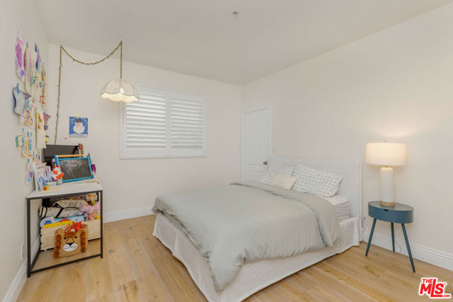 11963 Mayfield Avenue, Los Angeles CA: https://media.crmls.org/mediaz/7ad2c19c-ab8c-492a-a3f6-0168f7169062.jpg